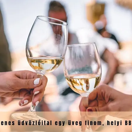 Semesterbostad Estina House