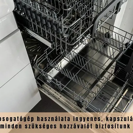 Semesterbostad Estina House *