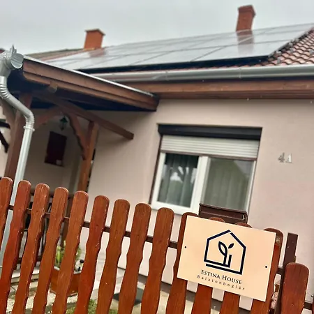 Estina House Dom wakacyjny